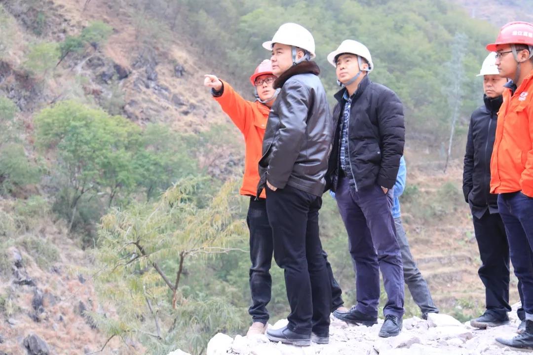 川交路橋黨委委員、董事、總工程師汪碧云赴沿江高速金寧段ZCB1-5項(xiàng)目檢查指導(dǎo)工作